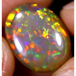 Opale éthiopienne 8.90 carats TOP GRADE