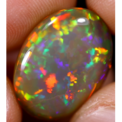 Opale éthiopienne 8.90 carats TOP GRADE