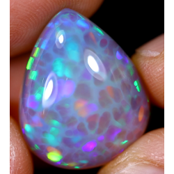 Opale éthiopienne 11.35 carats TOP GRADE