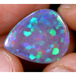 Opale éthiopienne 11.35 carats TOP GRADE