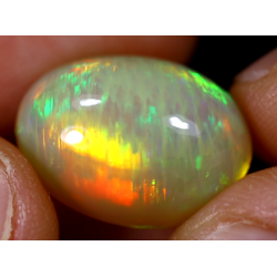 Opale éthiopienne 9.60 carats TOP GRADE