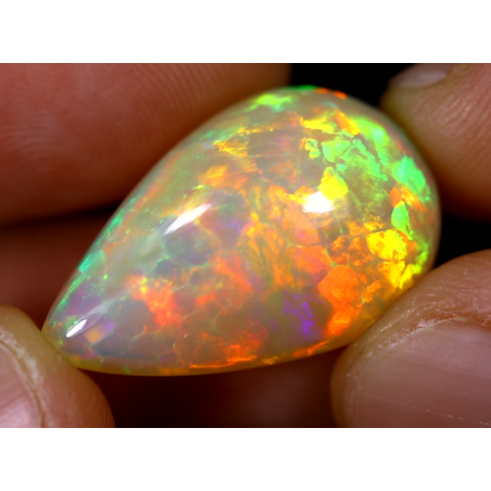 Opale éthiopienne rainbow 11.80 carats TOP GRADE