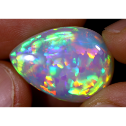 Opale éthiopienne rainbow crystal 12.00 carats TOP GRADE