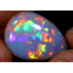 Opale éthiopienne rainbow crystal 12.00 carats TOP GRADE