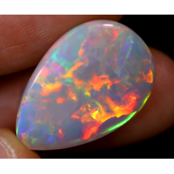 Opale éthiopienne rainbow crystal 12.00 carats TOP GRADE