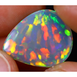 Opale éthiopienne 10.35 carats TOP GRADE