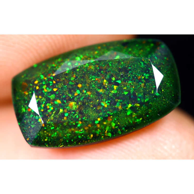 Opale Ethiopienne facettée AAA 3.00 carats