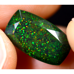 Opale Ethiopienne facettée AAA 3.00 carats