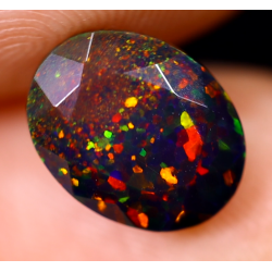 Opale Ethiopienne facettée AAA 1.70 carats