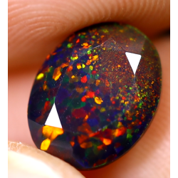 Opale Ethiopienne facettée AAA 1.70 carats