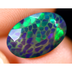 Opale Ethiopienne facettée AAA 1.70 carats
