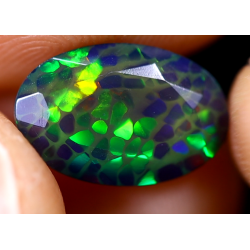 Opale Ethiopienne facettée AAA 1.70 carats