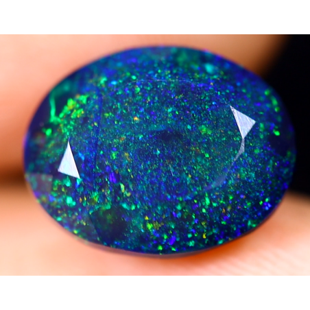 Opale Ethiopienne facettée AAA 2.90 carats
