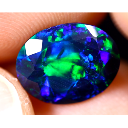 Opale Ethiopienne facettée AAA 1.85 carats