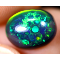 Opale éthiopienne AAA 1.95 carats