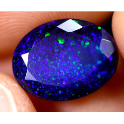 Opale Ethiopienne facettée AAA 2.55 carats