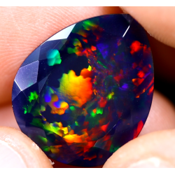 Opale Ethiopienne facettée TOP GRADE 6.70 carats