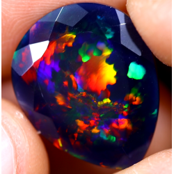 Opale Ethiopienne facettée TOP GRADE 6.70 carats