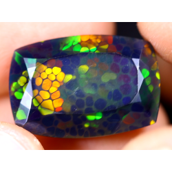 Opale Ethiopienne facettée TOP GRADE 8.85 carats