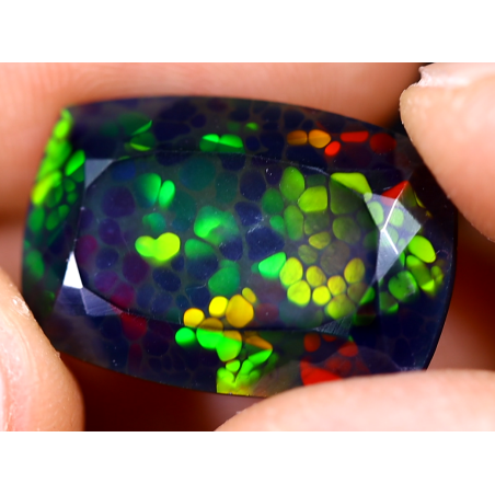Opale Ethiopienne facettée TOP GRADE 8.85 carats