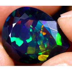 Opale Ethiopienne facettée TOP GRADE 8.45 carats