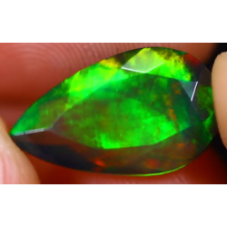 Opale Ethiopienne facettée AAA 3.60 carats