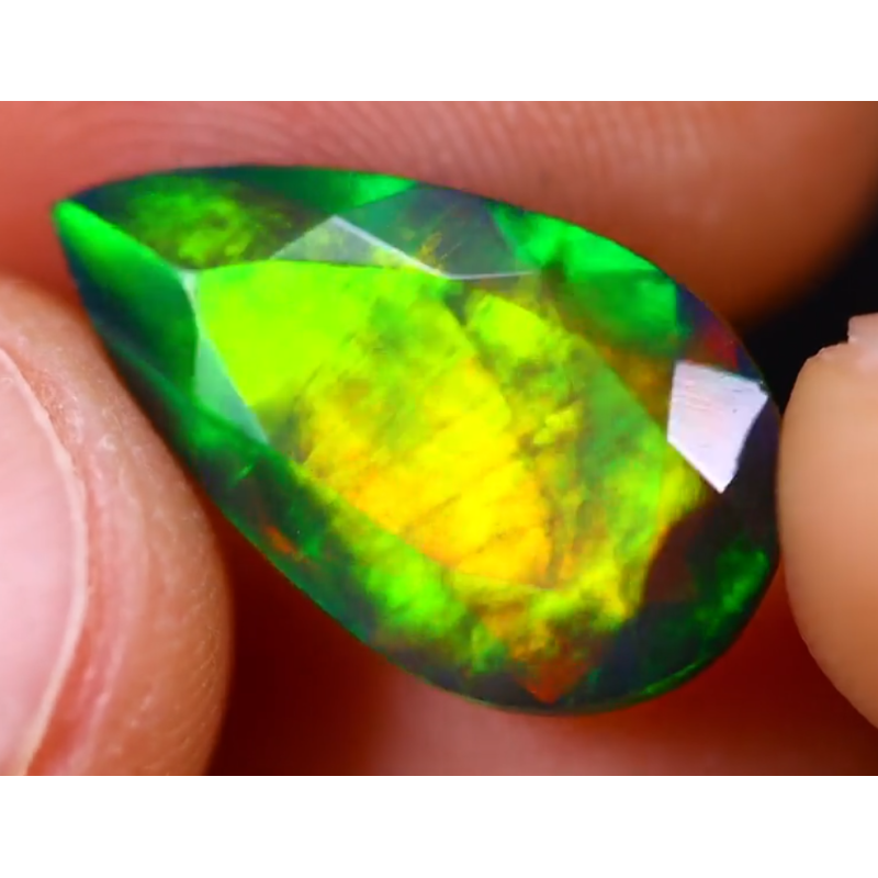 Opale Ethiopienne facettée AAA 3.60 carats