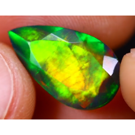 Opale Ethiopienne facettée AAA 3.60 carats