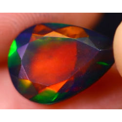 Opale Ethiopienne facettée AAA 3.20 carats