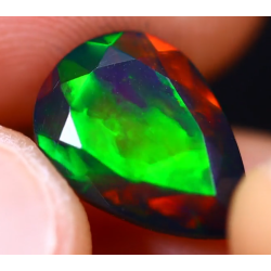 Opale Ethiopienne facettée AAA 3.20 carats
