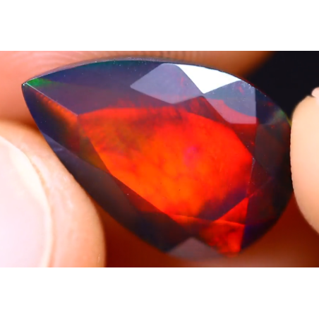 Opale Ethiopienne facettée AAA 3.60 carats