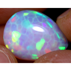 Opale éthiopienne 6.20 carats TOP GRADE