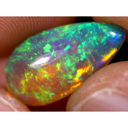 Opale éthiopienne 4.45 carats TOP GRADE