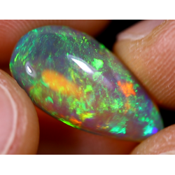 Opale éthiopienne 4.45 carats TOP GRADE