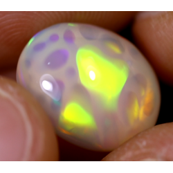 Opale éthiopienne 5.10 carats TOP GRADE