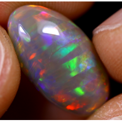 Opale éthiopienne 3,55 carats TOP GRADE