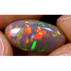Opale éthiopienne 3,55 carats TOP GRADE