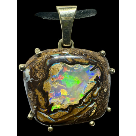 Pendentif opale boulder noix de yowah 28.80 carats