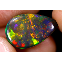 Opale éthiopienne TOP GRADE 6.26 carats