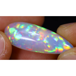 Opale éthiopienne 12,46 carats TOP GRADE