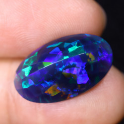 Opale Ethiopienne facettée TOP GRADE 8.12 carats