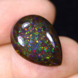 Opale éthiopienne 9.09 carats TOP GRADE