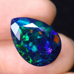 Opale Ethiopienne facettée TOP GRADE 6.50 carats