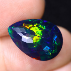 Opale Ethiopienne facettée TOP GRADE 6.50 carats