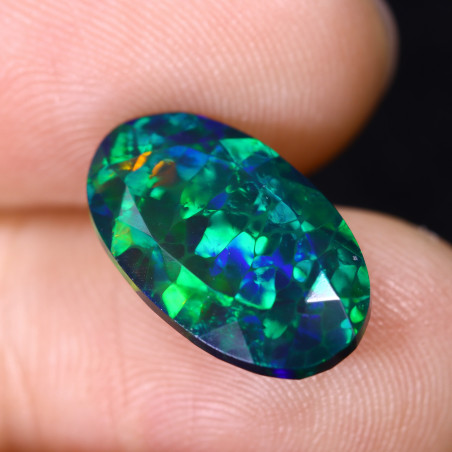 Opale Ethiopienne facettée TOP GRADE 3.71 carats
