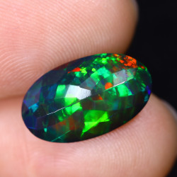 Opale Ethiopienne facettée TOP GRADE 3.71 carats