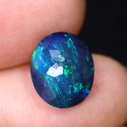 Opale Ethiopienne facettée AAA 2.87 carats