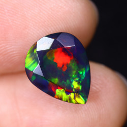 Opale Ethiopienne facettée AAA 3.03 carats