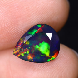 Opale Ethiopienne facettée AAA 3.03 carats