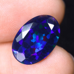 Opale Ethiopienne facettée AAA 3.05 carats